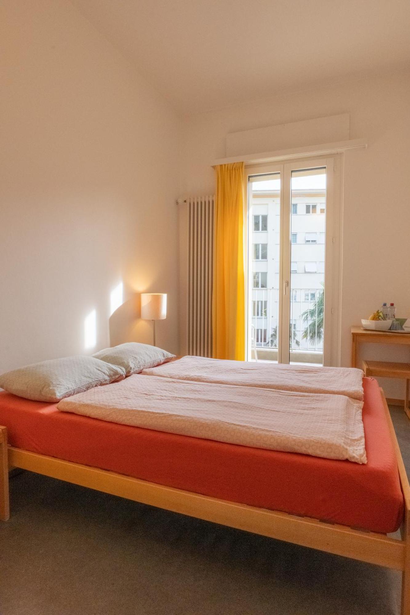 Locarno Youth Hostel Экстерьер фото