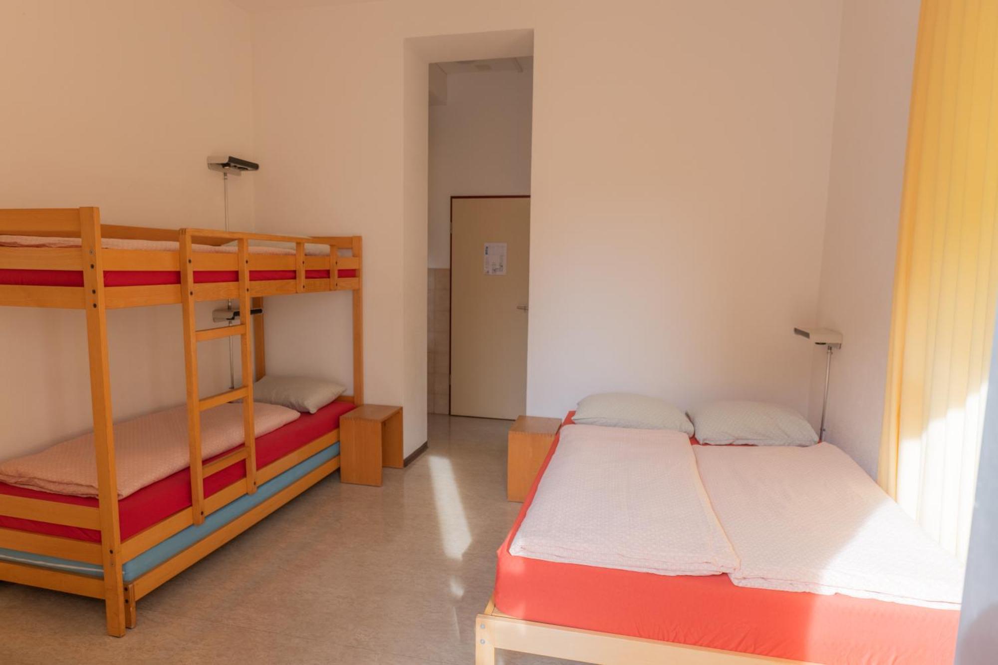 Locarno Youth Hostel Экстерьер фото